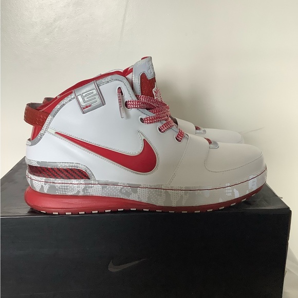 Nike Zoom LeBron 6 'Ohio State' - Picture 4 of 8